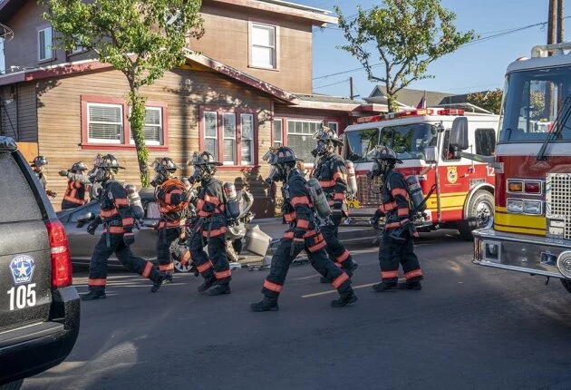 Кадры из сериала 9-1-1: Одинокая звезда 1 сезон