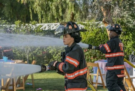 Превью сериала 9-1-1: Одинокая звезда с 2020 года